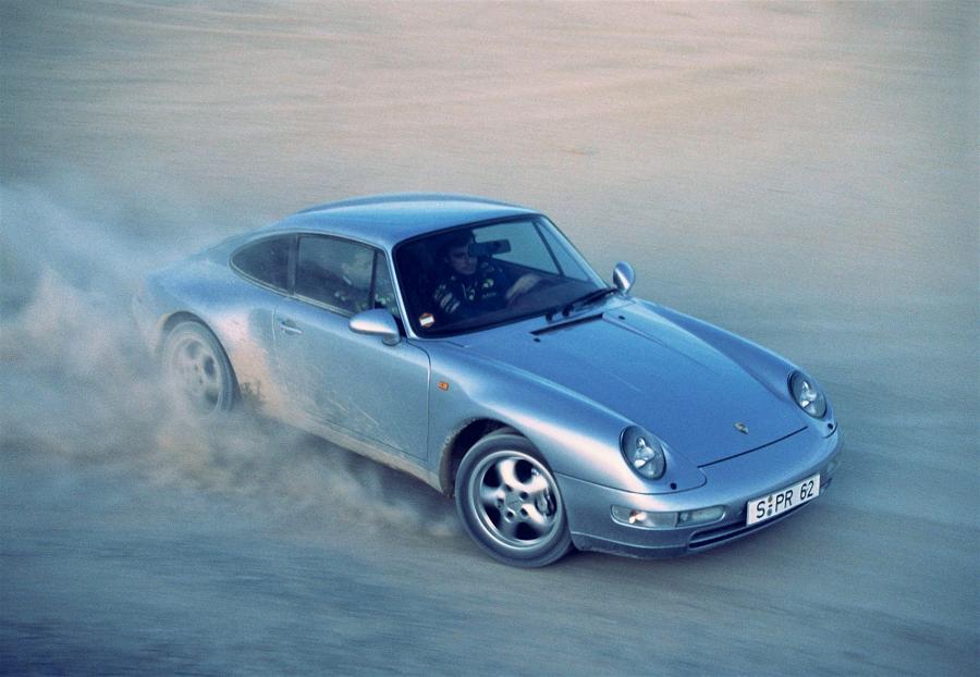  Porsche 911 Carrera 4 3.6 Coupe 1994 года  (фото 2 из 4)